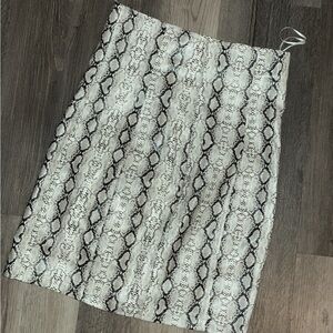 Fashion Nova Black and White Snakeskin Pencil Skirt
